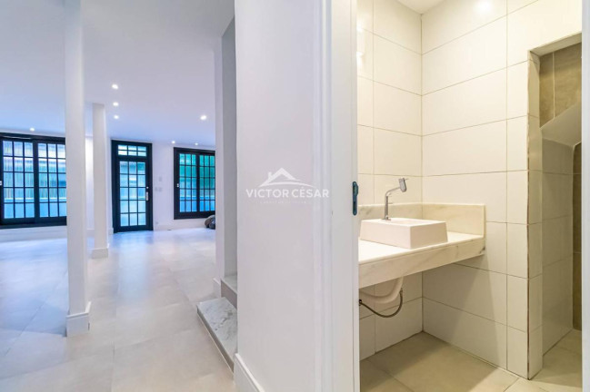 Imagem Casa de Vila com 4 Quartos à Venda, 234 m² Imagem Casa de Vila com 4 Quartos à Venda, 234 m²