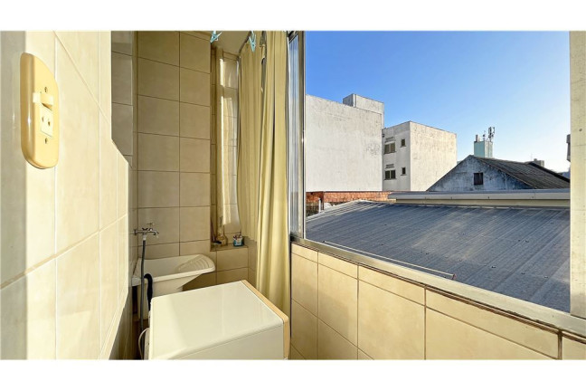 Imagem Imóvel com 1 Quarto à Venda, em Menino Deus - Porto Alegre Imagem Imóvel com 1 Quarto à Venda, em Menino Deus - Porto Alegre
