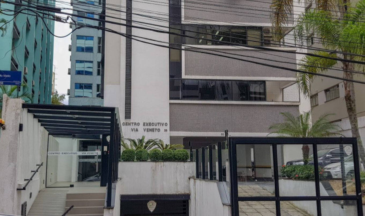 Sala Comercial à Venda, 61 m² em Centro - Florianópolis