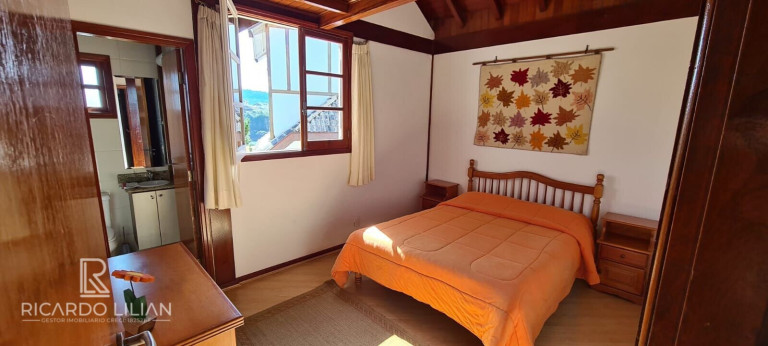 Imagem Sobrado com 4 Quartos à Venda, 135 m² em Centro - Campos Do Jordão Imagem Sobrado com 4 Quartos à Venda, 135 m² em Centro - Campos Do Jordão