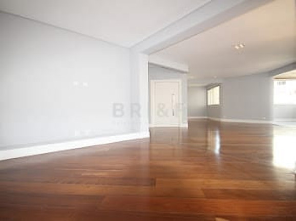 Apartamento com 3 Quartos para Alugar, 245 m² em Moema - São Paulo
