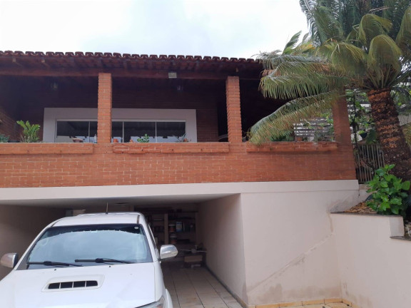 Imagem Casa com 3 Quartos à Venda, 368 m² em Lidice - Uberlândia