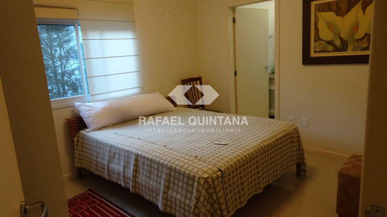 Imagem Casa com 4 Quartos à Venda, 340 m² em Córrego Grande - Florianópolis Imagem Casa com 4 Quartos à Venda, 340 m² em Córrego Grande - Florianópolis