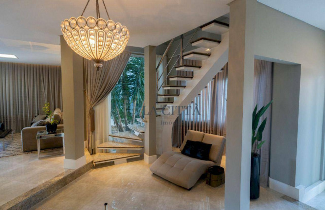 Imagem Casa com 4 Quartos à Venda, 381 m² em Vila Operária - Itajaí Imagem Casa com 4 Quartos à Venda, 381 m² em Vila Operária - Itajaí