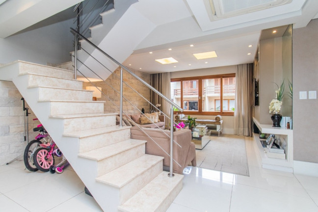 Imagem Casa com 3 Quartos à Venda, 241 m² em Agronomia - Porto Alegre Imagem Casa com 3 Quartos à Venda, 241 m² em Agronomia - Porto Alegre