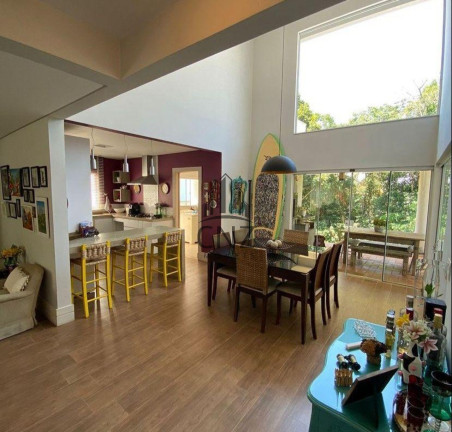 Imagem Casa com 3 Quartos à Venda, 240 m² em Primeiro De Maio - Brusque Imagem Casa com 3 Quartos à Venda, 240 m² em Primeiro De Maio - Brusque