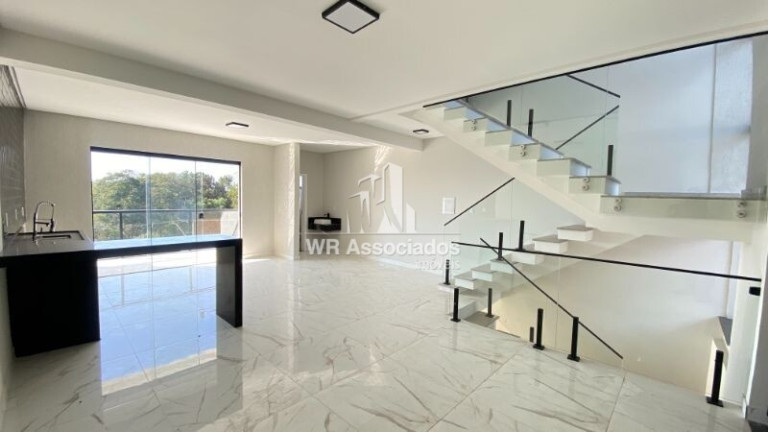 Imagem Casa com 3 Quartos à Venda, 230 m² Imagem Casa com 3 Quartos à Venda, 230 m²