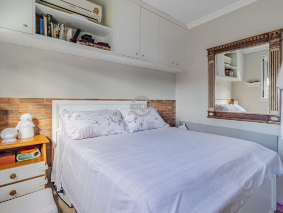 Imagem Imóvel com 2 Quartos à Venda, em Auxiliadora - Porto Alegre Imagem Imóvel com 2 Quartos à Venda, em Auxiliadora - Porto Alegre