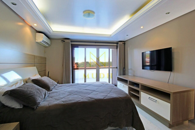 Imagem Casa com 4 Quartos à Venda, 300 m² em Ipanema - Porto Alegre Imagem Casa com 4 Quartos à Venda, 300 m² em Ipanema - Porto Alegre