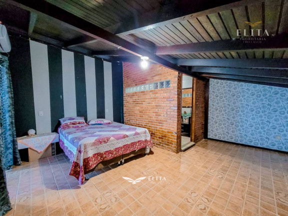 Imagem Casa com 6 Quartos à Venda, 340 m² em Centro - Barra Velha Imagem Casa com 6 Quartos à Venda, 340 m² em Centro - Barra Velha