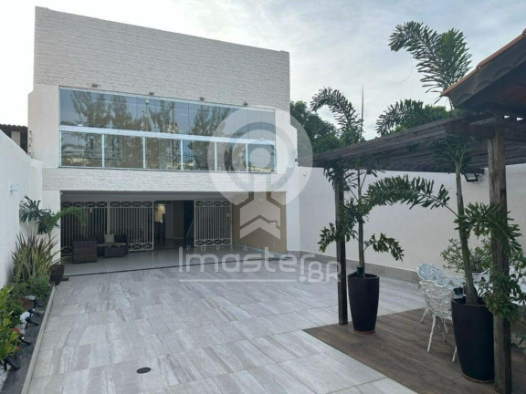 Casa com 5 Quartos à Venda,  em Maraponga - Fortaleza