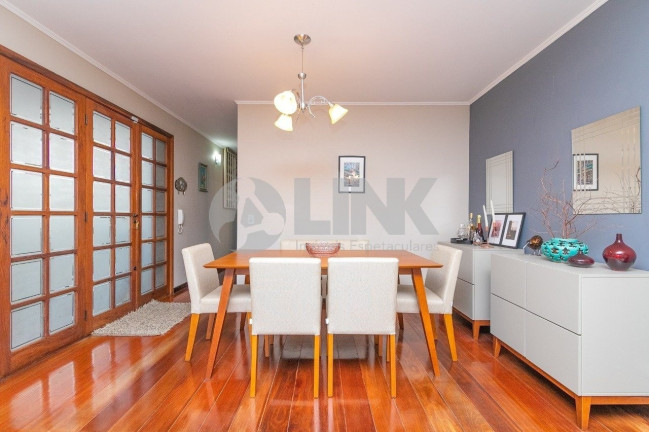 Imagem Casa com 3 Quartos à Venda, 234 m² em Petrópolis - Porto Alegre Imagem Casa com 3 Quartos à Venda, 234 m² em Petrópolis - Porto Alegre