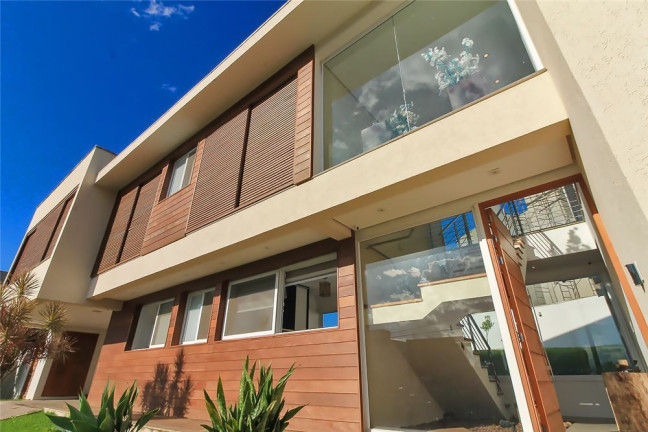 Imagem Casa com 4 Quartos à Venda,  em Vila Nova - Porto Alegre