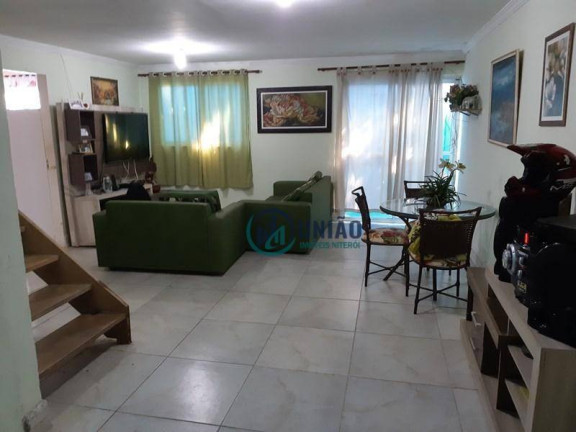 Imagem Casa com 10 Quartos à Venda, 200 m² em Itaipu - Niterói Imagem Casa com 10 Quartos à Venda, 200 m² em Itaipu - Niterói
