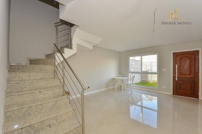 Sobrado com 3 Quartos à Venda, 121 m² em Xaxim - Curitiba