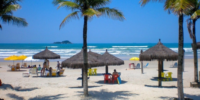 Imagem Casa com 3 Quartos para Temporada, 250 m² em Balneário Cidade Atlântica - Guarujá Imagem Casa com 3 Quartos para Temporada, 250 m² em Balneário Cidade Atlântica - Guarujá