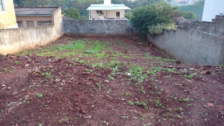 Terreno à Venda, 300 m² em Progresso - Londrina