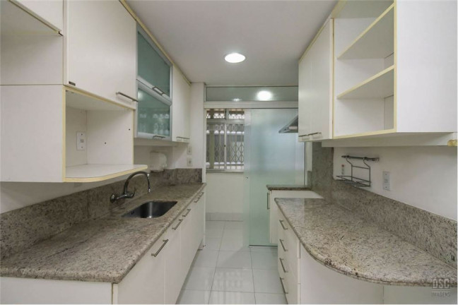 Imagem Imóvel com 2 Quartos à Venda, em Moinhos De Vento - Porto Alegre Imagem Imóvel com 2 Quartos à Venda, em Moinhos De Vento - Porto Alegre