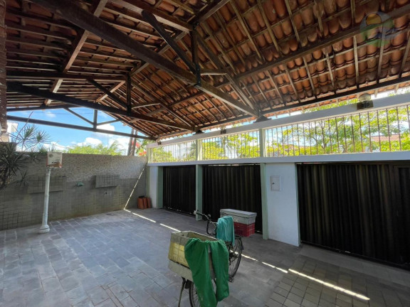 Imagem Casa com 3 Quartos à Venda, 300 m² Imagem Casa com 3 Quartos à Venda, 300 m²