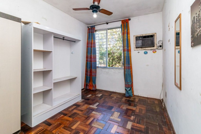 Imagem Imóvel com 4 Quartos à Venda, 74 m² em Petrópolis - Porto Alegre Imagem Imóvel com 4 Quartos à Venda, 74 m² em Petrópolis - Porto Alegre