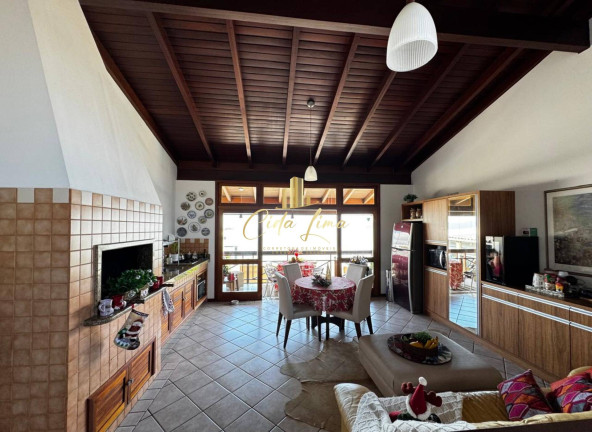 Imagem Casa com 3 Quartos à Venda, 210 m² em Balneário - Florianópolis Imagem Casa com 3 Quartos à Venda, 210 m² em Balneário - Florianópolis