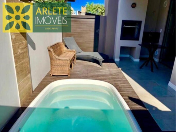 Imagem Casa com 4 Quartos para Alugar ou Temporada, 150 m² em Mariscal - Bombinhas Imagem Casa com 4 Quartos para Alugar ou Temporada, 150 m² em Mariscal - Bombinhas
