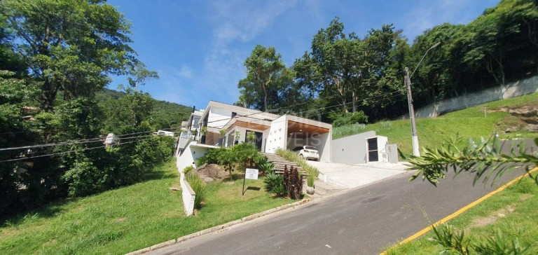 Imagem Casa com 4 Quartos à Venda, 432 m² em Barra - Balneário Camboriú Imagem Casa com 4 Quartos à Venda, 432 m² em Barra - Balneário Camboriú