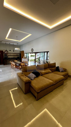 Imagem Imóvel com 3 Quartos à Venda, 1.279 m² em Centro - Hidrolândia Imagem Imóvel com 3 Quartos à Venda, 1.279 m² em Centro - Hidrolândia