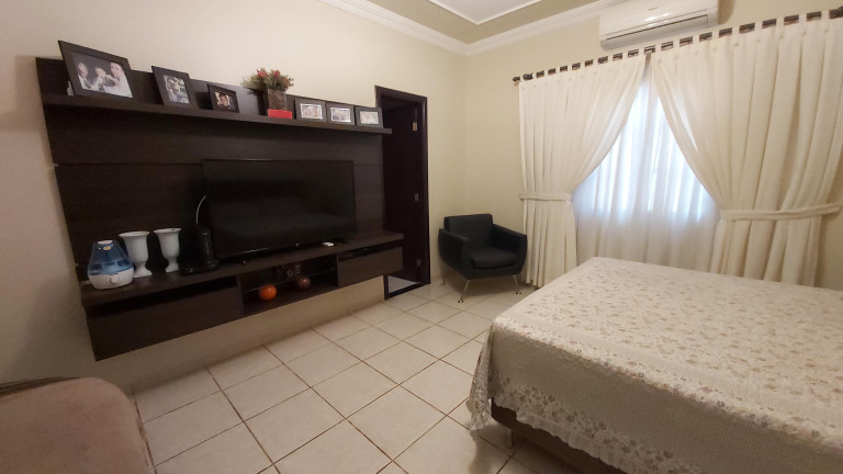 Imagem Casa com 3 Quartos à Venda, 252 m² em Vila Vilas Boas - Campo Grande