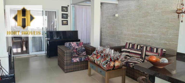 Imagem Casa com 3 Quartos à Venda, 300 m² em Universitário - Tijucas Imagem Casa com 3 Quartos à Venda, 300 m² em Universitário - Tijucas