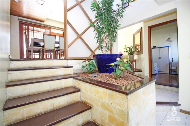 Imagem Casa com 5 Quartos à Venda, em Glória - Porto Alegre Imagem Casa com 5 Quartos à Venda, em Glória - Porto Alegre