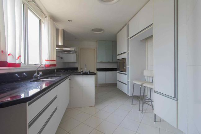 Imagem Apartamento com 4 Quartos à Venda, 260 m² em Aclimação - São Paulo