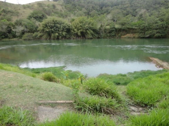 Imagem Terreno à Venda, 1.324 m² em Angola - Santa Branca Imagem Terreno à Venda, 1.324 m² em Angola - Santa Branca