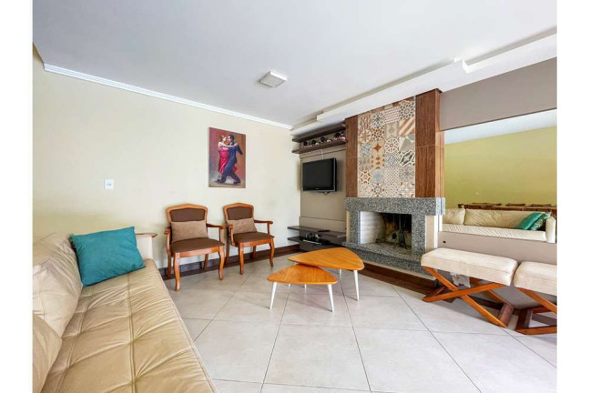 Imagem Casa com 3 Quartos à Venda,  em Hípica - Porto Alegre