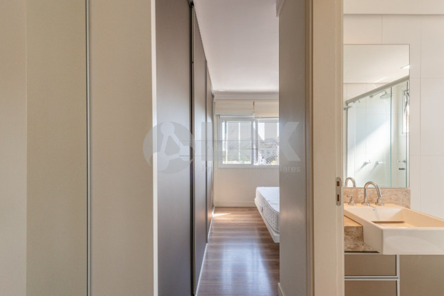 Imagem Apartamento com 2 Quartos à Venda, 67 m² em Moinhos De Vento - Porto Alegre