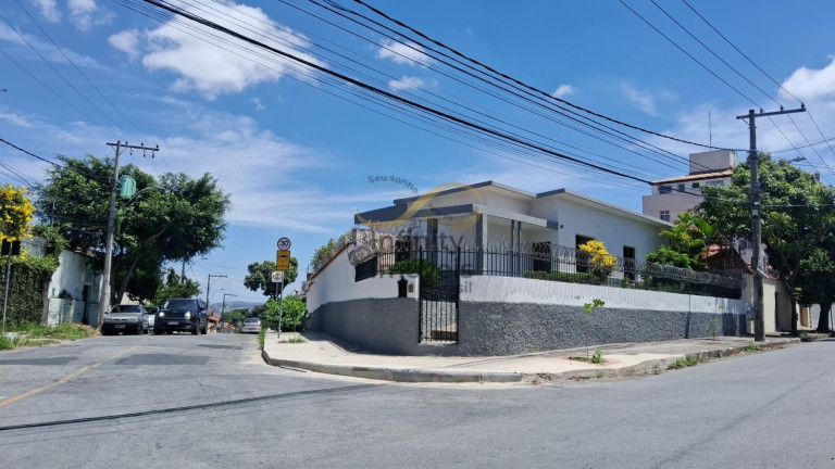 Casa com 5 Quartos à Venda, 480 m² em Santa Rosa - Belo Horizonte