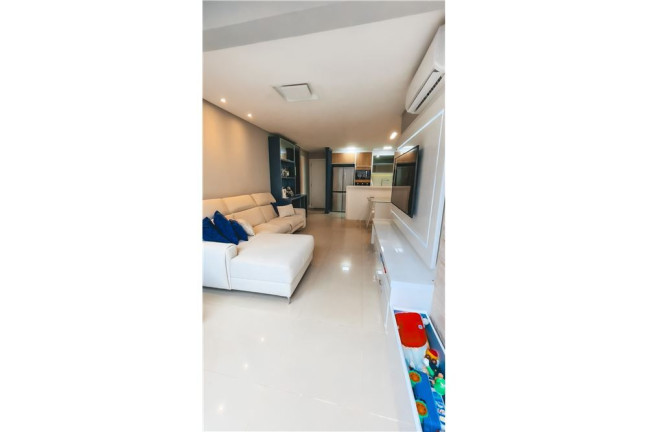 Imagem Imóvel com 2 Quartos à Venda, em Praia Dos Amores - Balneário Camboriú Imagem Imóvel com 2 Quartos à Venda, em Praia Dos Amores - Balneário Camboriú