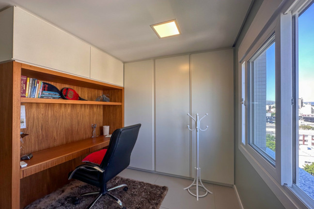 Imagem Apartamento com 2 Quartos à Venda, 75 m² em Petrópolis - Porto Alegre Imagem Apartamento com 2 Quartos à Venda, 75 m² em Petrópolis - Porto Alegre