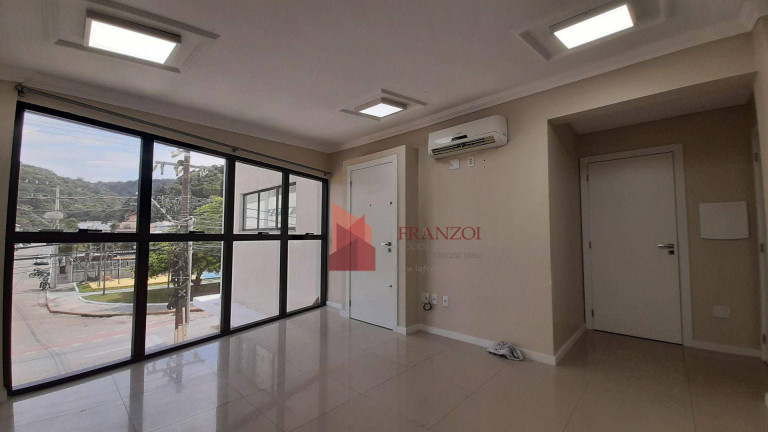 Sala Comercial para Alugar, 55 m² em Centro - Itajaí