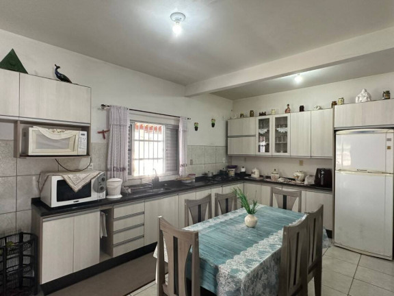 Imagem Casa com 4 Quartos à Venda, 220 m² em Centro - Balneário Barra Do Sul Imagem Casa com 4 Quartos à Venda, 220 m² em Centro - Balneário Barra Do Sul