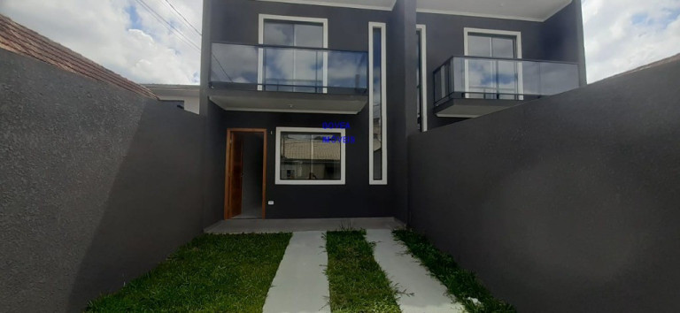 Sobrado com 3 Quartos à Venda, 72 m² em Ganchinho - Curitiba