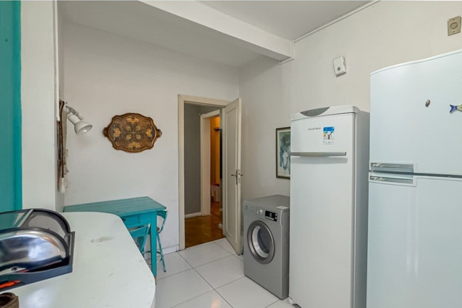 Imagem Imóvel com 4 Quartos à Venda, 190 m² em Rio Branco - Porto Alegre
