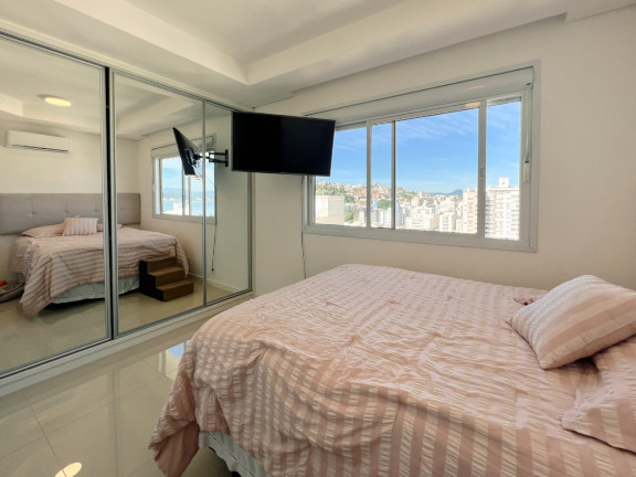 Imagem Cobertura com 3 Quartos à Venda, 136 m² em Abraão - Florianópolis