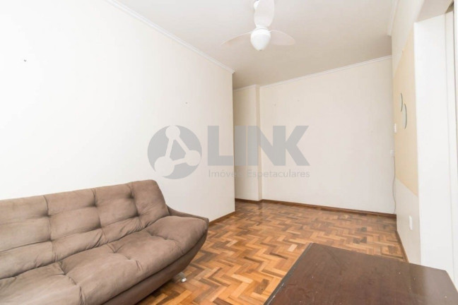 Imagem Apartamento com 2 Quartos à Venda, 70 m² em Moinhos De Vento - Porto Alegre