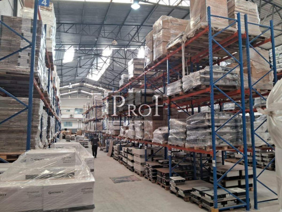Imóvel Comercial para Alugar, 1.700 m² em Campestre - Santo André