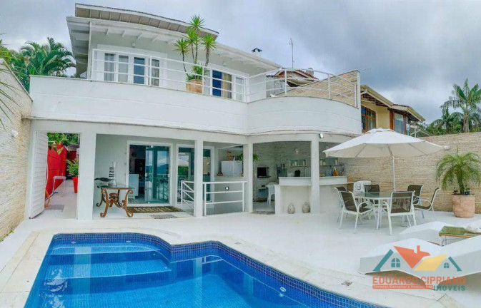 Casa com 6 Quartos à Venda,  em Massaguaçu - Caraguatatuba