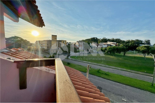 Imagem Casa com 3 Quartos à Venda,  em Morro Santana - Porto Alegre