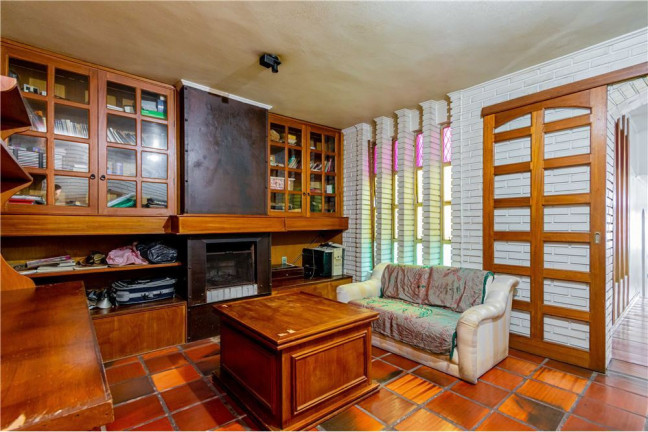 Imagem Imóvel com 4 Quartos à Venda, em Bom Fim - Porto Alegre Imagem Imóvel com 4 Quartos à Venda, em Bom Fim - Porto Alegre