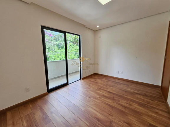 Imagem Casa com 3 Quartos à Venda, 274 m² em Comary - Teresópolis