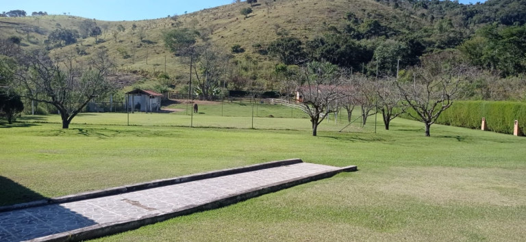 Imagem Chácara com 4 Quartos à Venda, 290 m² em Centro - Santa Branca Imagem Chácara com 4 Quartos à Venda, 290 m² em Centro - Santa Branca